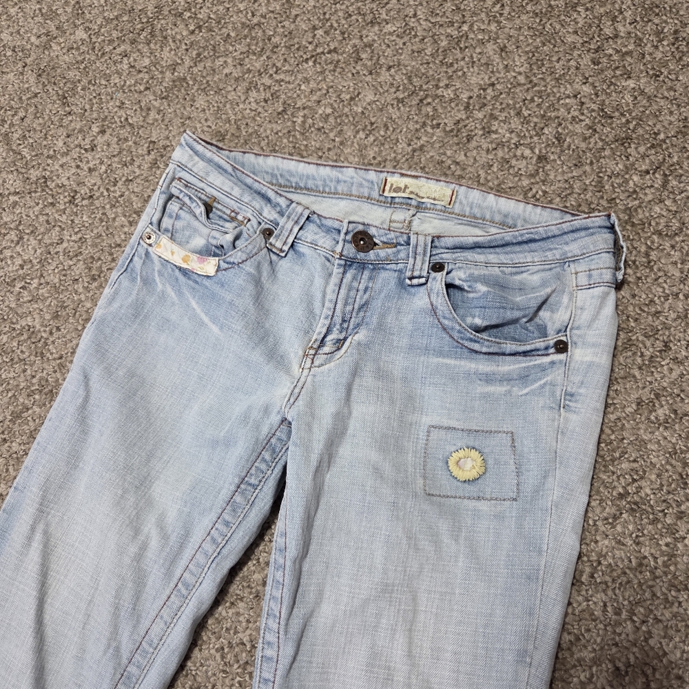 VTG LEI Women's y2k Low Rise Hip Hugger Yellow Flower‎ Stitch Flared Jeans 31x32 - Picture 2 of 16